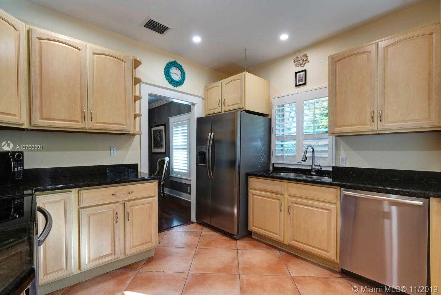 Small Image of 327 SOUTH WEST 12TH AVE, Fort Lauderdale Number 6