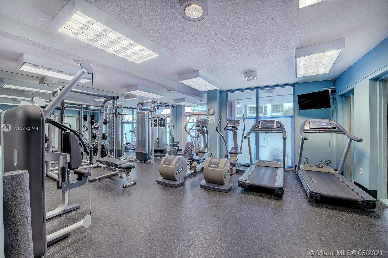 Small Image of 1500 OCEAN DR #508, Miami Beach Number 16