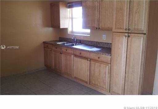 Small Image of 3220 E Palm Dr, Boynton Beach, FL 33435, USA Number 2
