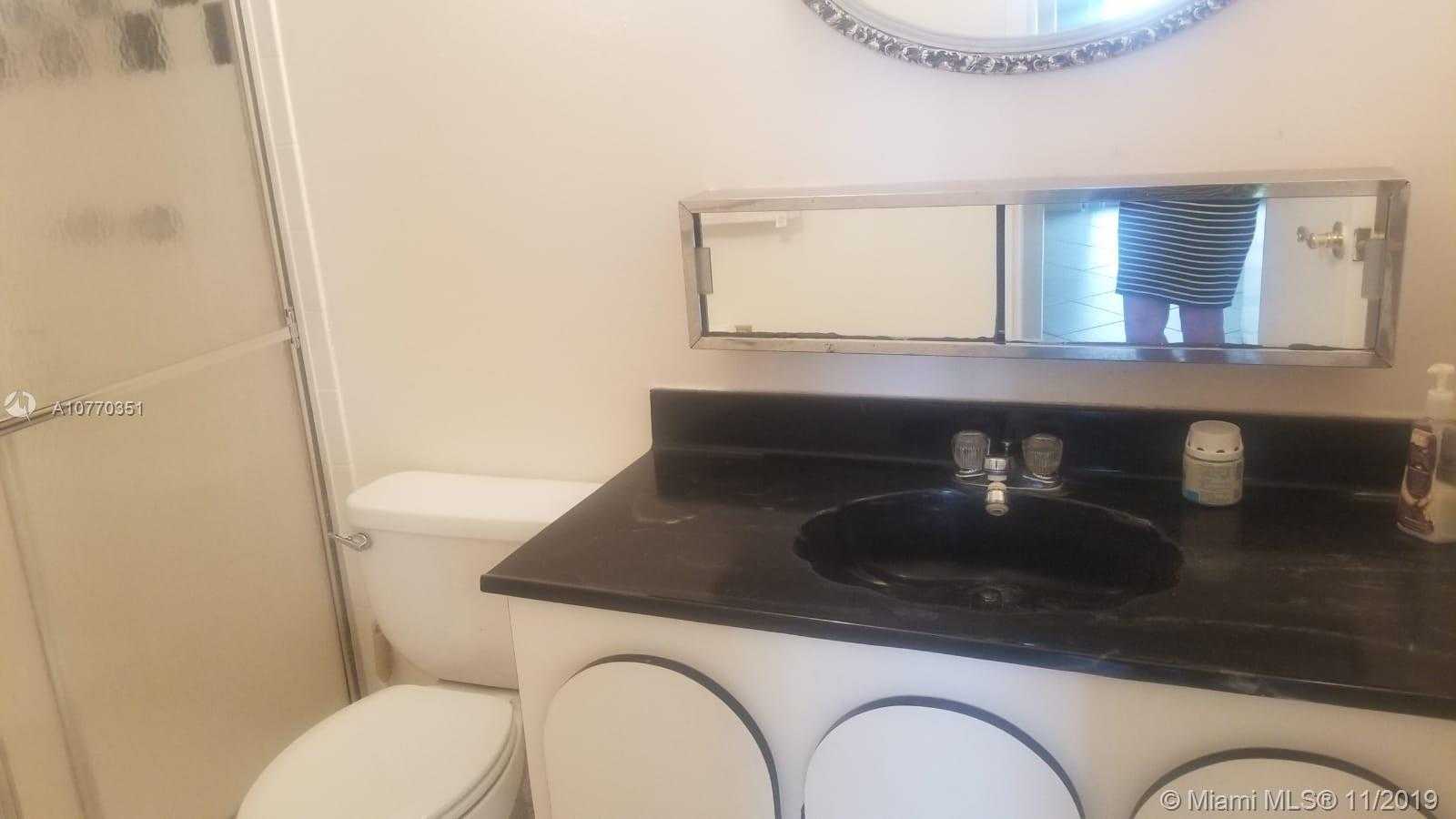 Small Image of 17620 ATLANTIC BLVD #508, Sunny Isles Beach Number 4