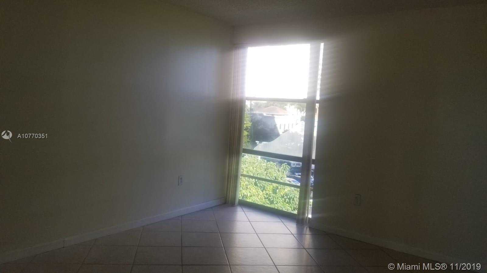Small Image of 17620 ATLANTIC BLVD #508, Sunny Isles Beach Number 9