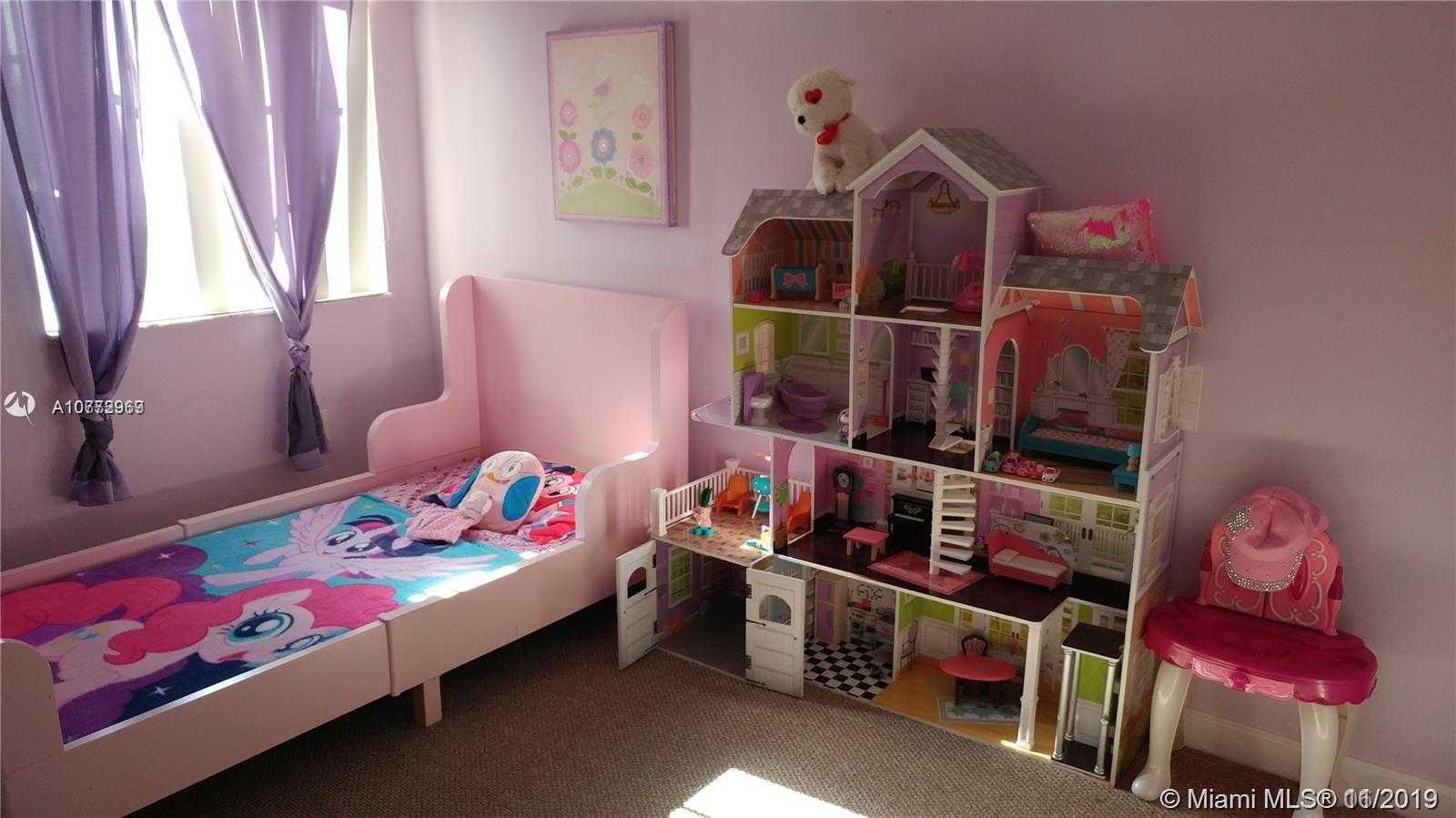 Imagen de Pequeño Objeto