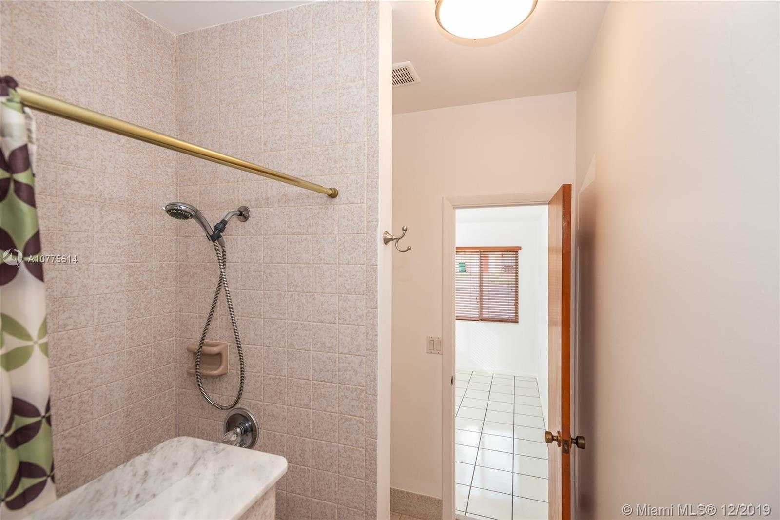 Small Image of 3350 SOUTH WEST 21 ST, Miami Number 13