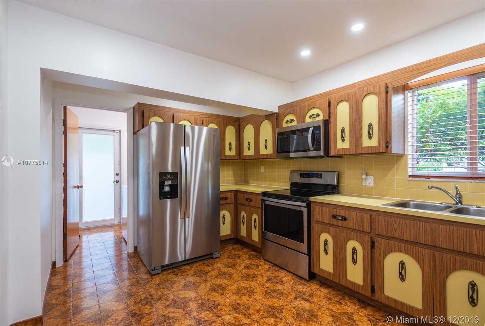 Small Image of 3350 SOUTH WEST 21 ST, Miami Number 15