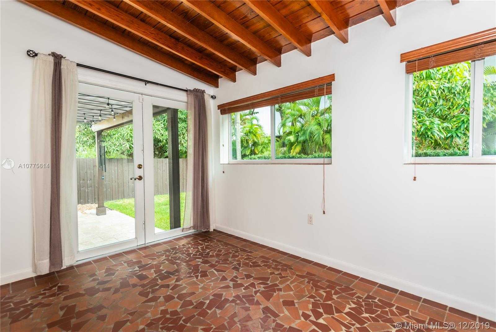 Small Image of 3350 SOUTH WEST 21 ST, Miami Number 17
