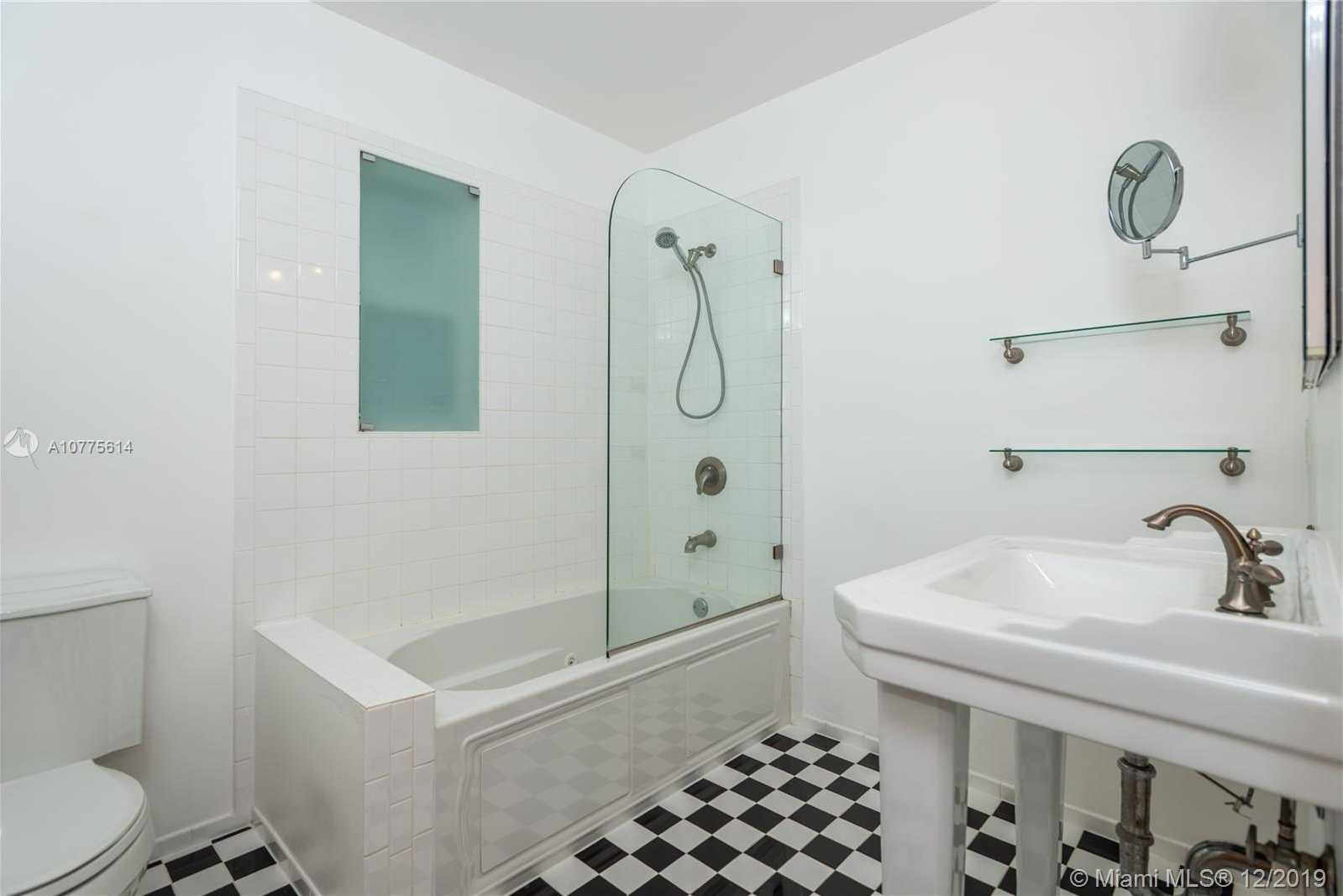 Small Image of 3350 SOUTH WEST 21 ST, Miami Number 9