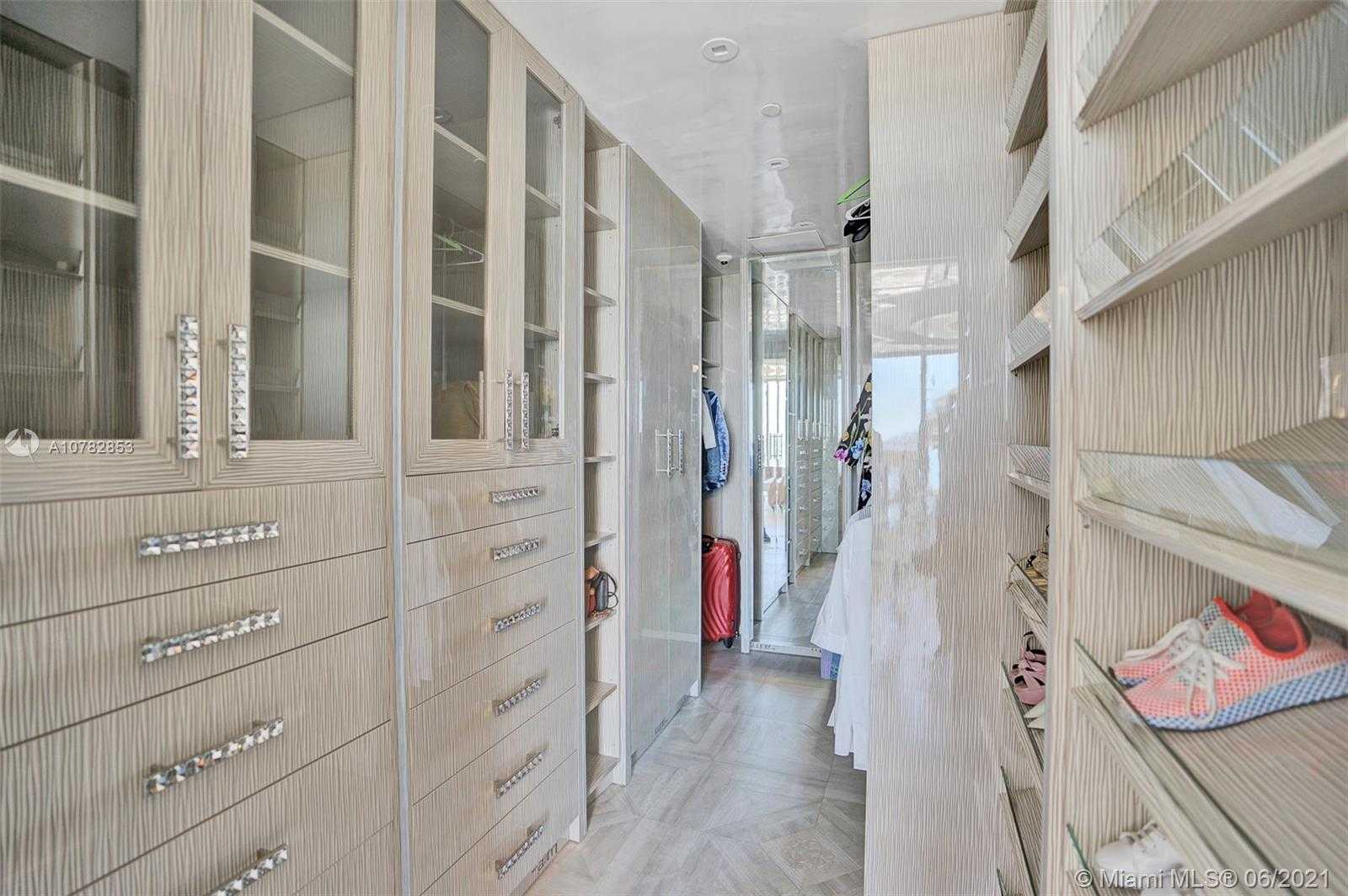 Small Image of 9705 COLLINS AVE #2004-2005, Bal Harbour Number 37