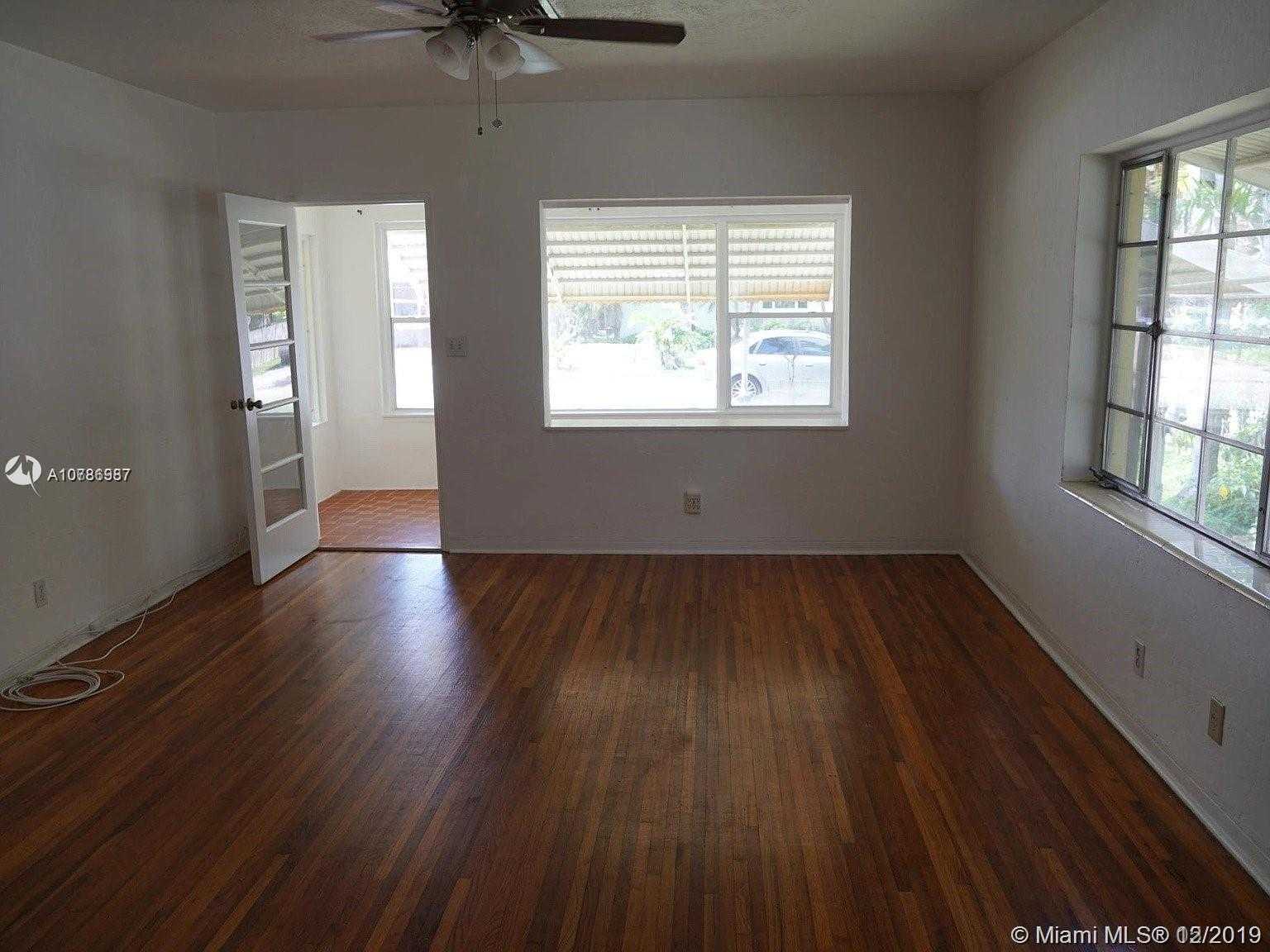 Small Image of 1425 MADISON ST, Hollywood Number 3