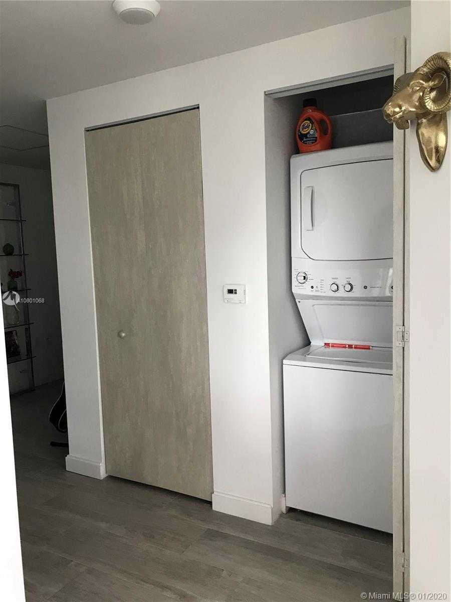 Small Object Image