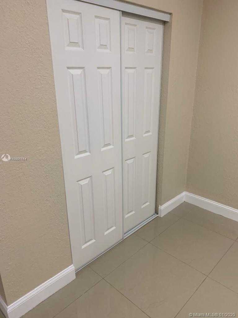 Small Object Image