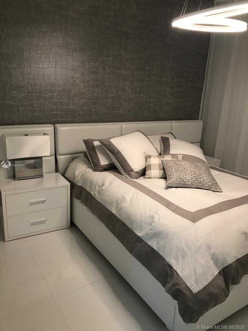 Small Image of 1080 BRICKELL AVE #3303, Miami Number 5