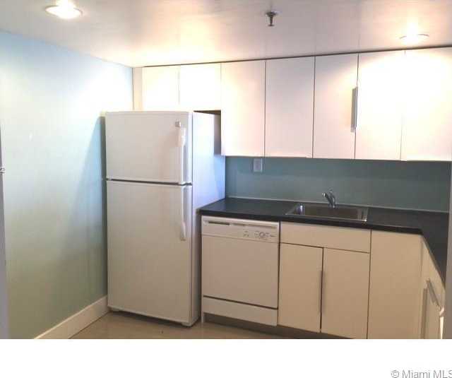 Small Image of 2625 COLLINS AV #409, Miami Beach Number 6
