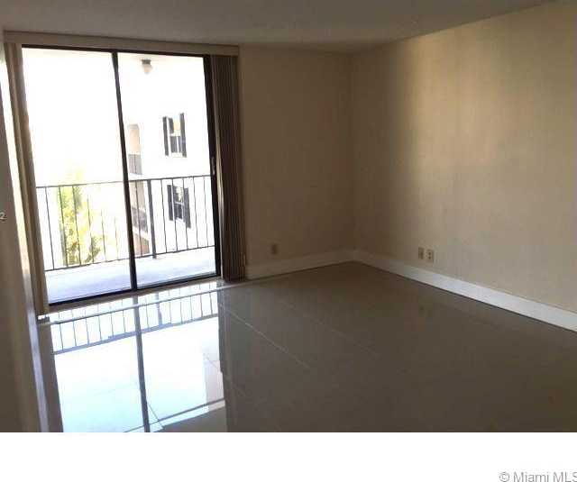Small Image of 2625 COLLINS AV #409, Miami Beach Number 9