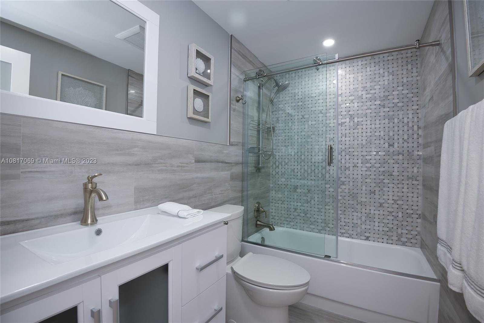 Small Image of 3505 SOUTH OCEAN DR #PH-12, Hollywood Number 12