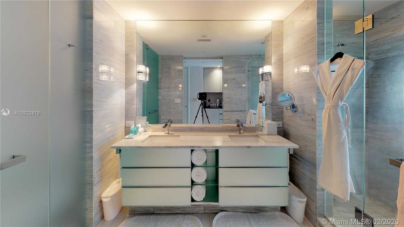 Small Image of 2201 COLLINS AV #915/913, Miami Beach Number 10
