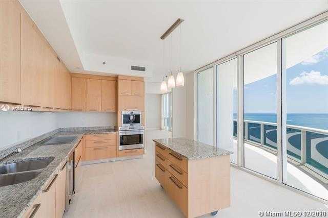 Small Image of 15901 COLLINS AVE #1601, Sunny Isles Beach Number 8
