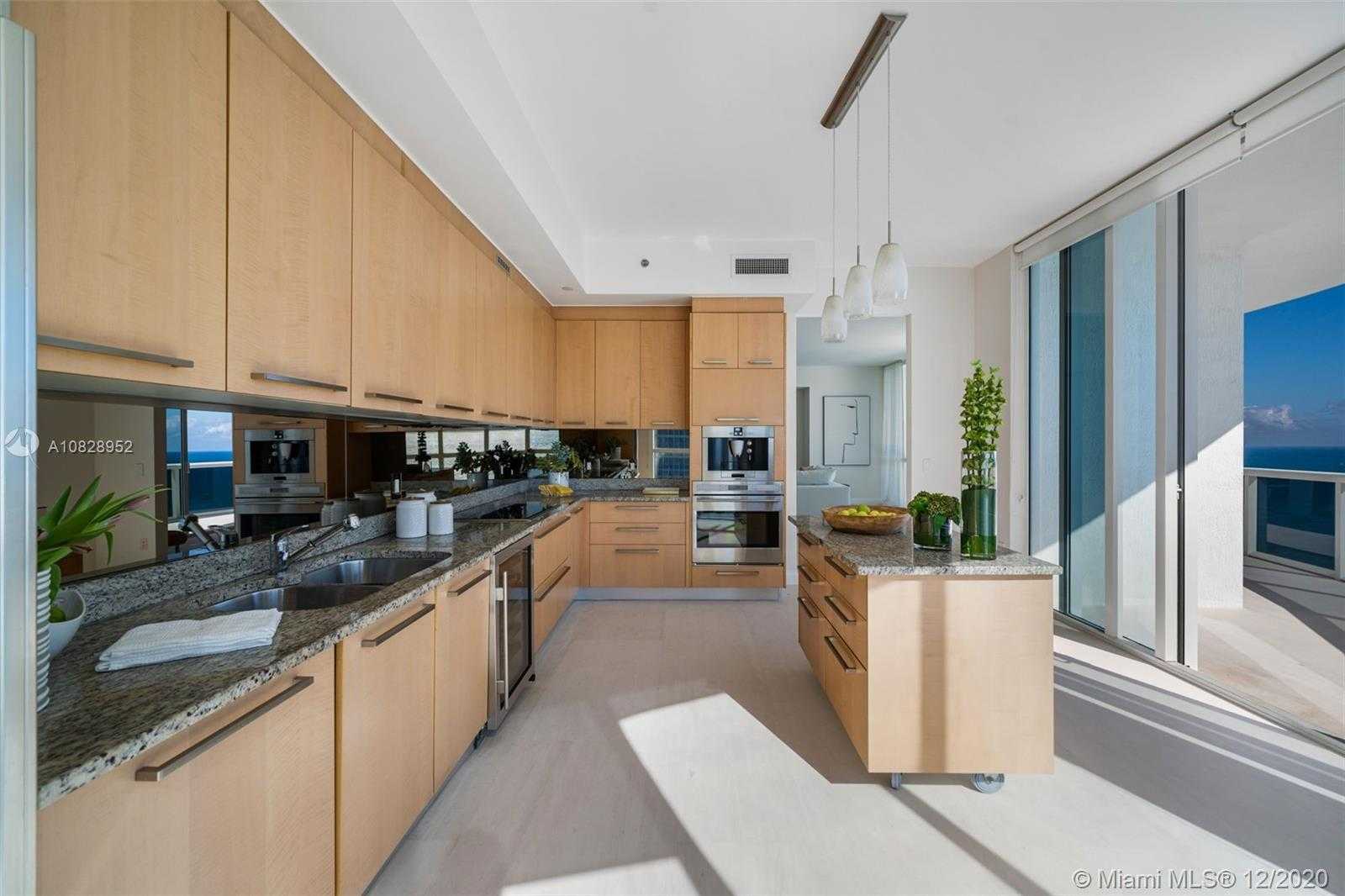 Small Image of 15901 COLLINS AVE #1601, Sunny Isles Beach Number 9