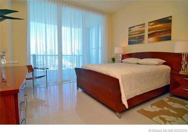 Small Image of 50 SOUTH POINTE DR #2103, Miami Beach Number 27
