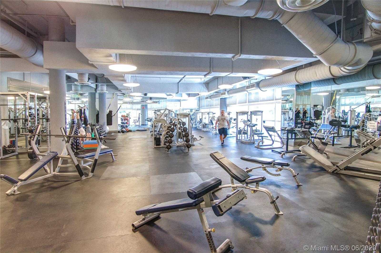 Small Image of 50 SOUTH POINTE DR #2103, Miami Beach Number 37