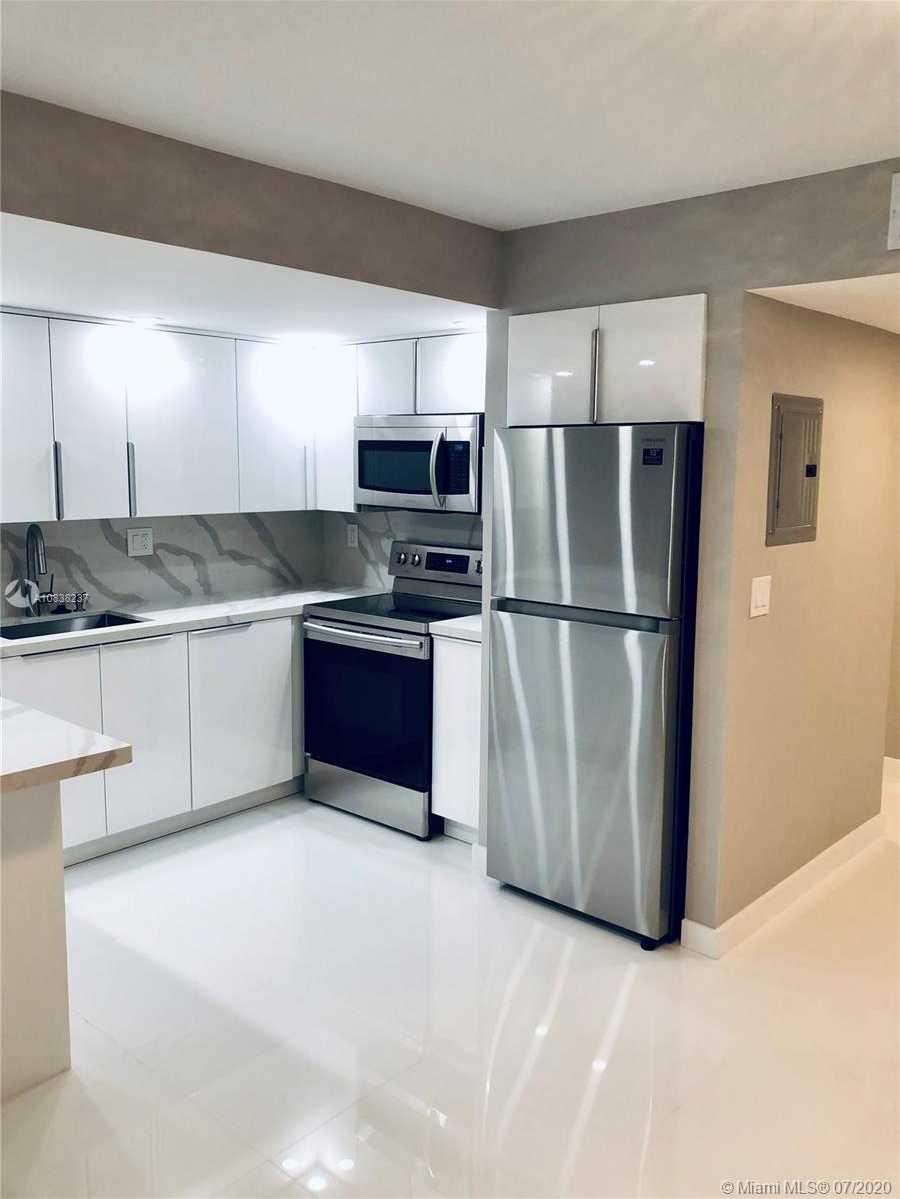 Small Image of 250 174TH ST #710, Sunny Isles Beach Number 4