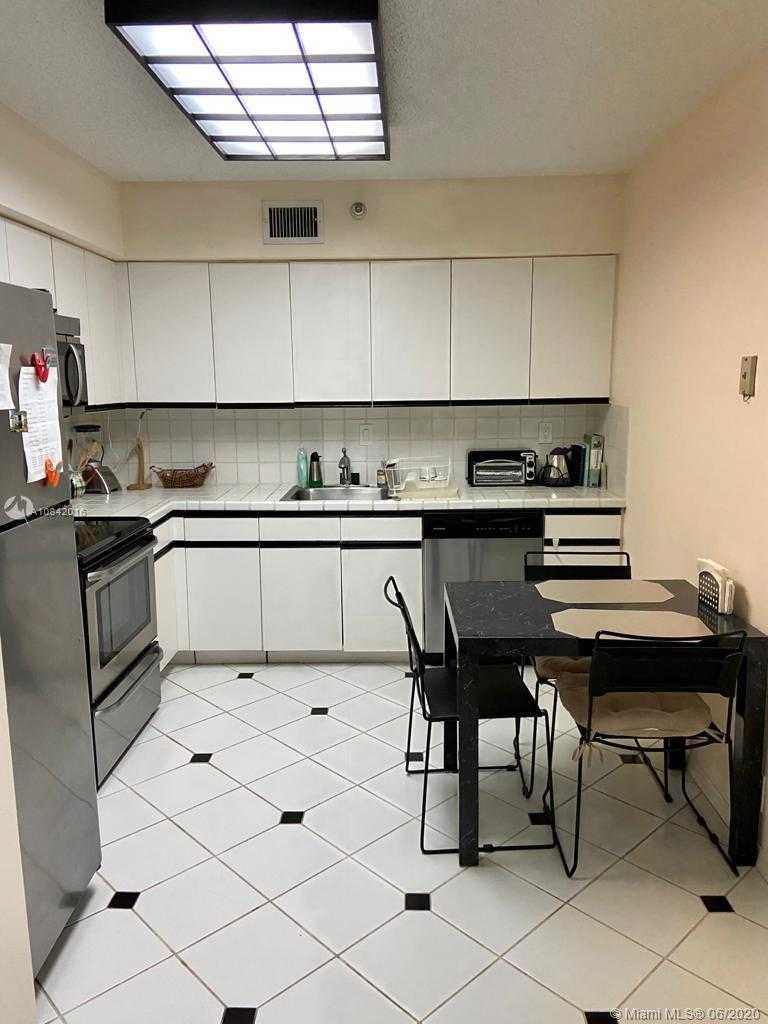 Small Image of 3530 MYSTIC POINTE DR #1708, Aventura Number 11