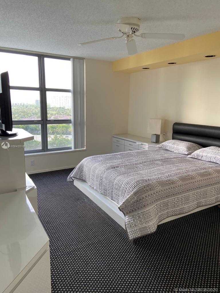 Small Image of 3530 MYSTIC POINTE DR #1708, Aventura Number 16