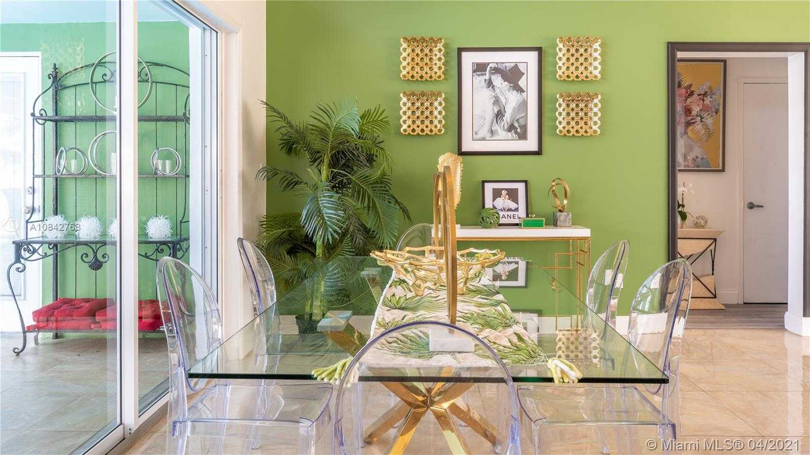 Small Image of 2541 NORTH EAST 195TH ST, Miami Number 10