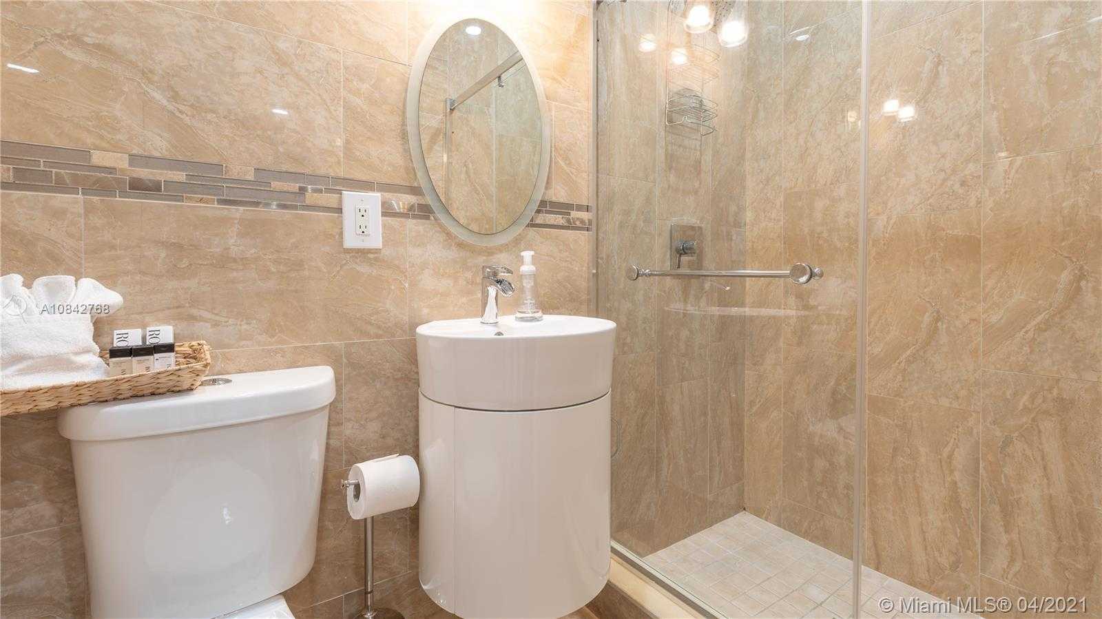 Small Image of 2541 NORTH EAST 195TH ST, Miami Number 13