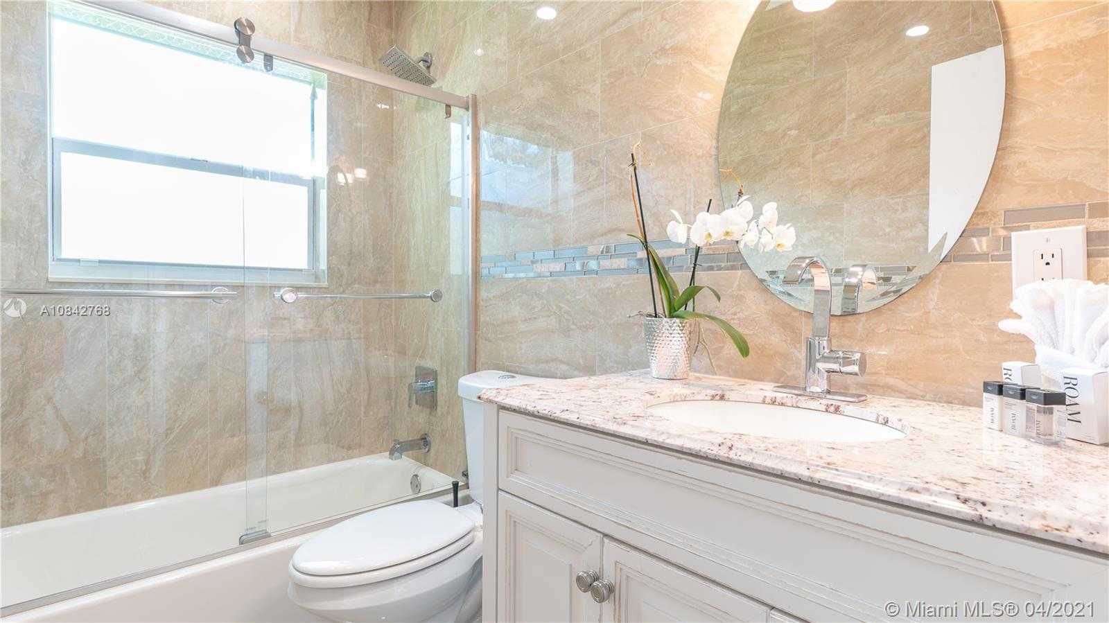 Small Image of 2541 NORTH EAST 195TH ST, Miami Number 17