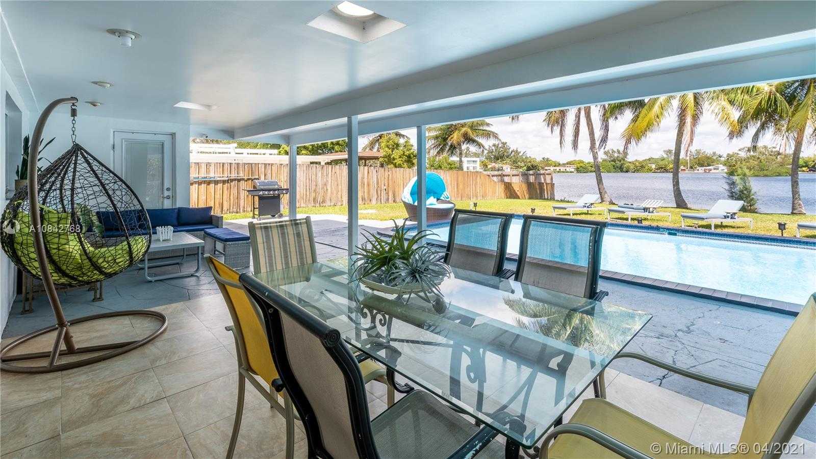 Small Image of 2541 NORTH EAST 195TH ST, Miami Number 21