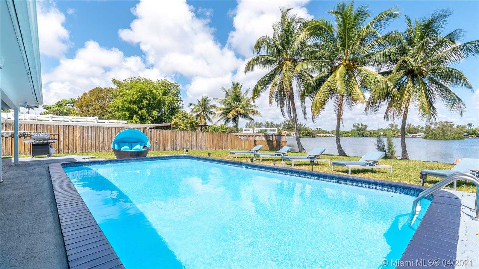 Small Image of 2541 NORTH EAST 195TH ST, Miami Number 25