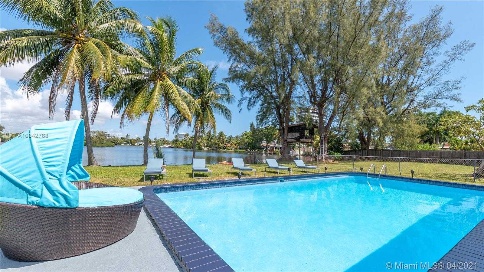 Small Image of 2541 NORTH EAST 195TH ST, Miami Number 27