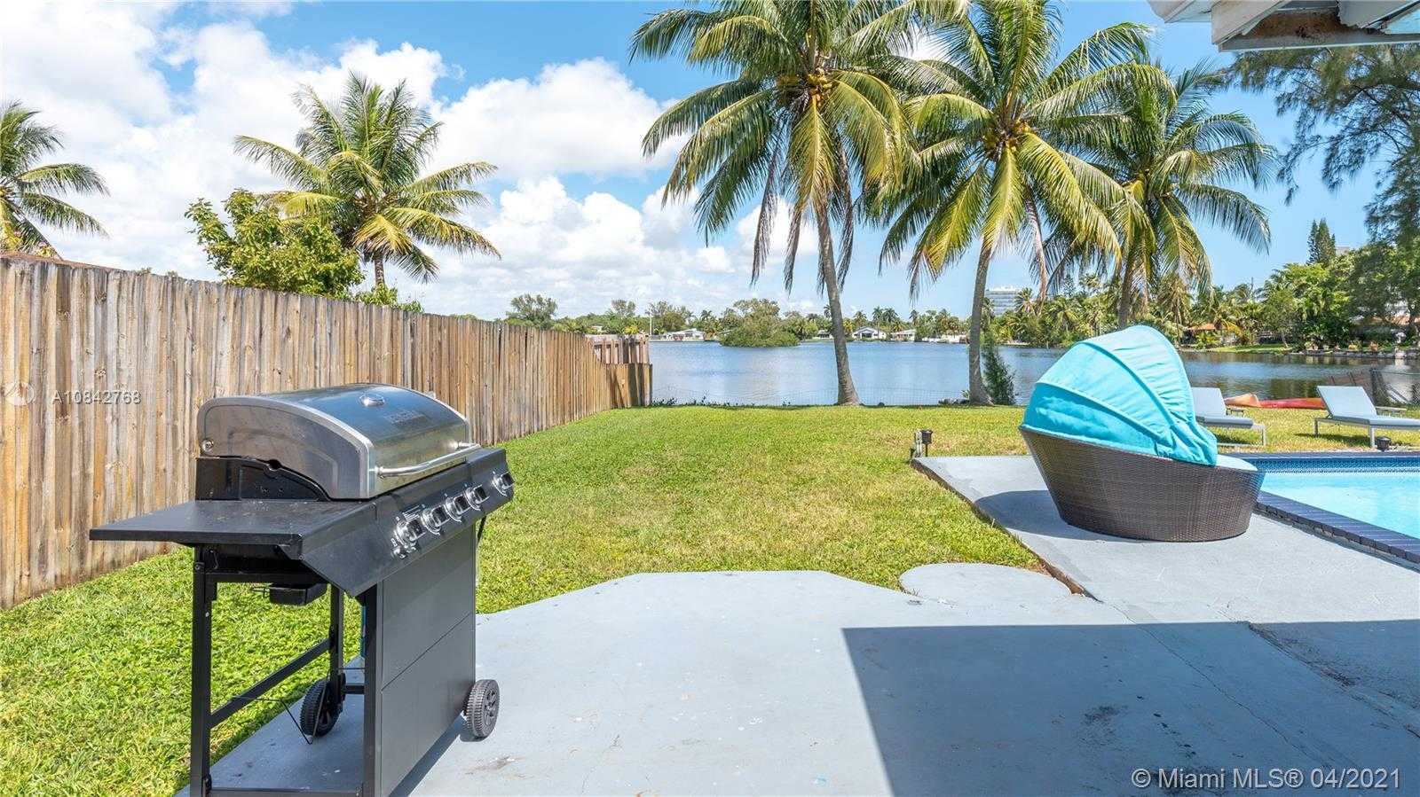 Small Image of 2541 NORTH EAST 195TH ST, Miami Number 28