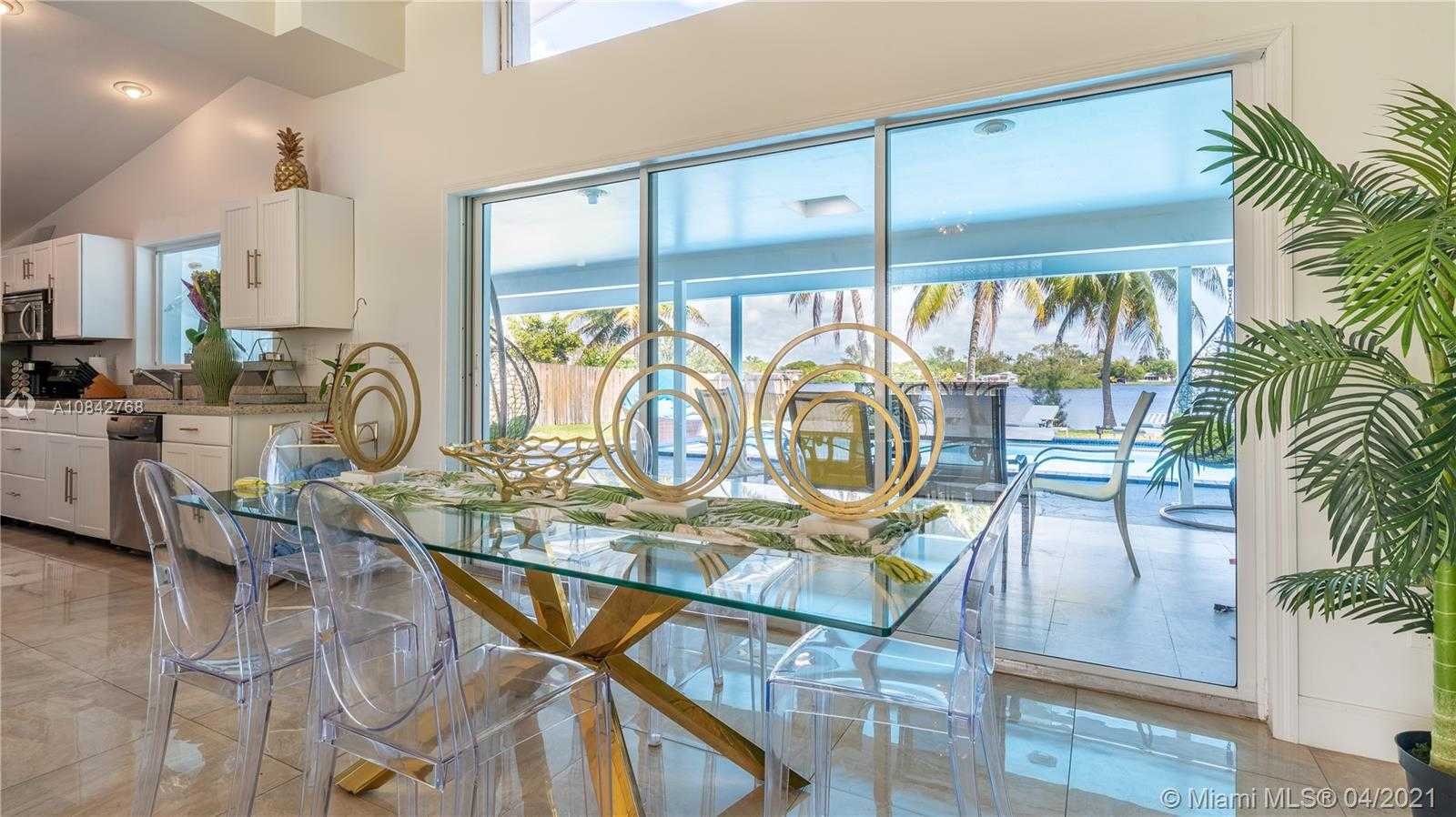 Small Image of 2541 NORTH EAST 195TH ST, Miami Number 6