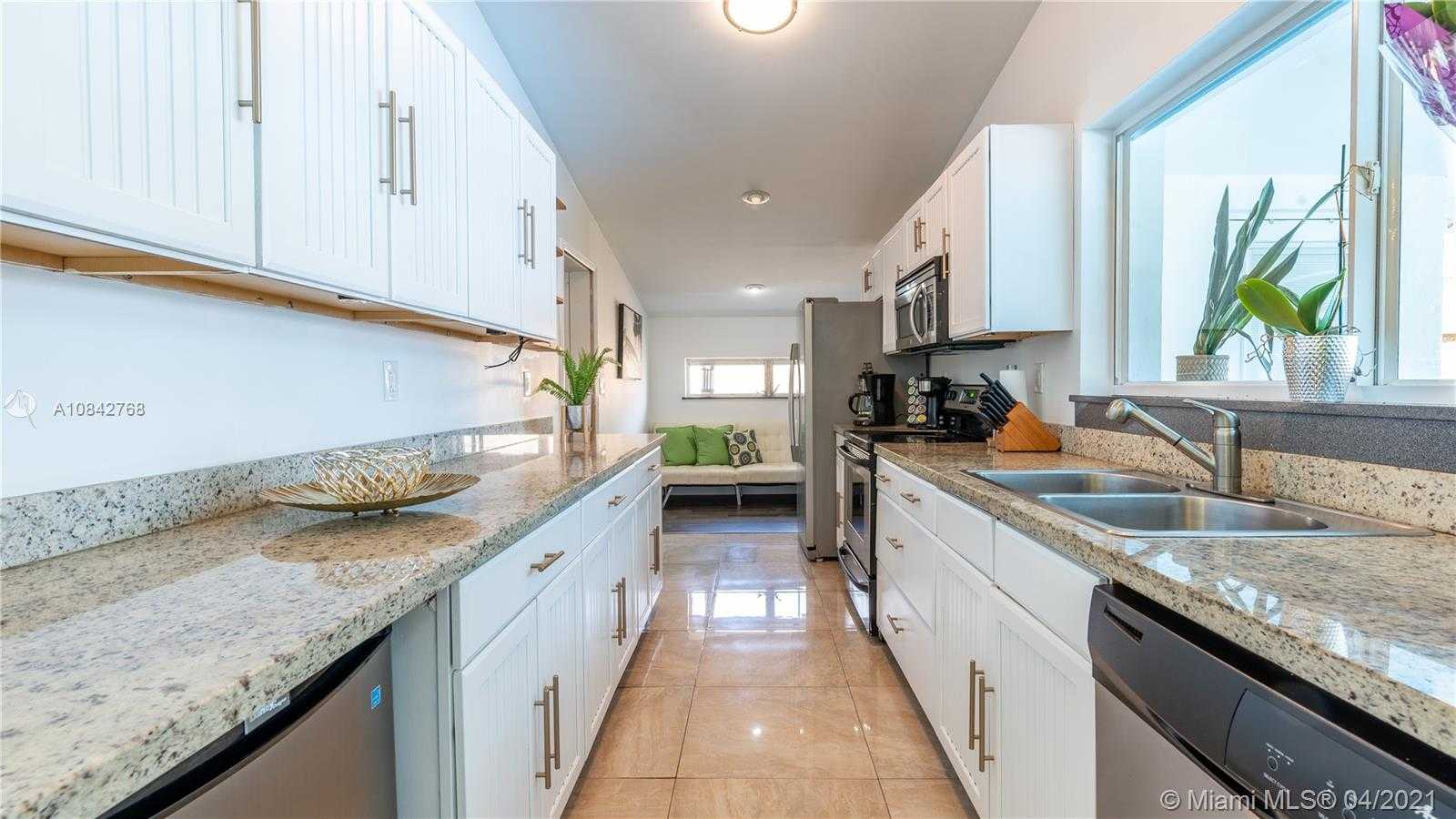 Small Image of 2541 NORTH EAST 195TH ST, Miami Number 8