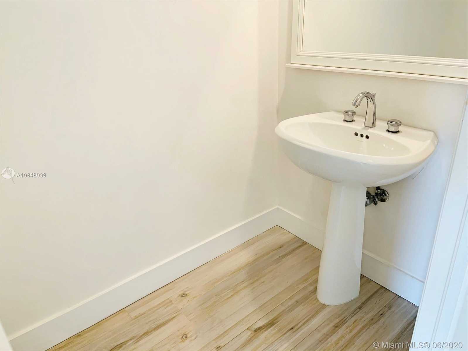 Small Image of 808 BRICKELL KEY DR #3403, Miami Number 18
