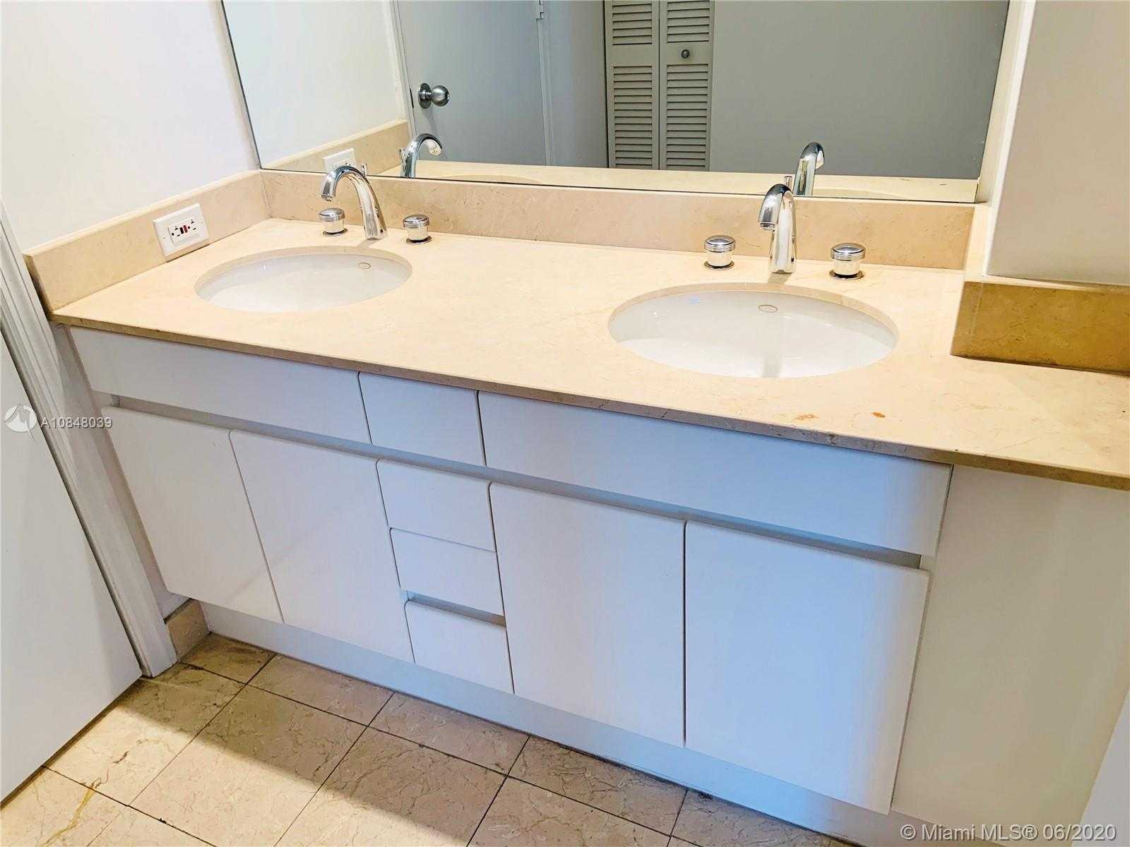 Small Image of 808 BRICKELL KEY DR #3403, Miami Number 25