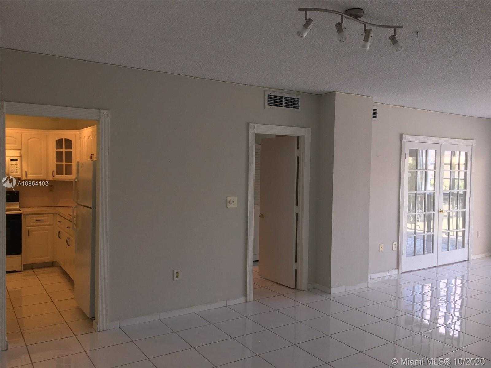 Small Image of 500 BAYVIEW DR #217, Sunny Isles Beach Number 2