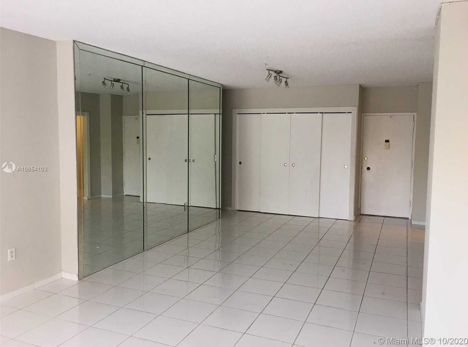 Small Image of 500 BAYVIEW DR #217, Sunny Isles Beach Number 3