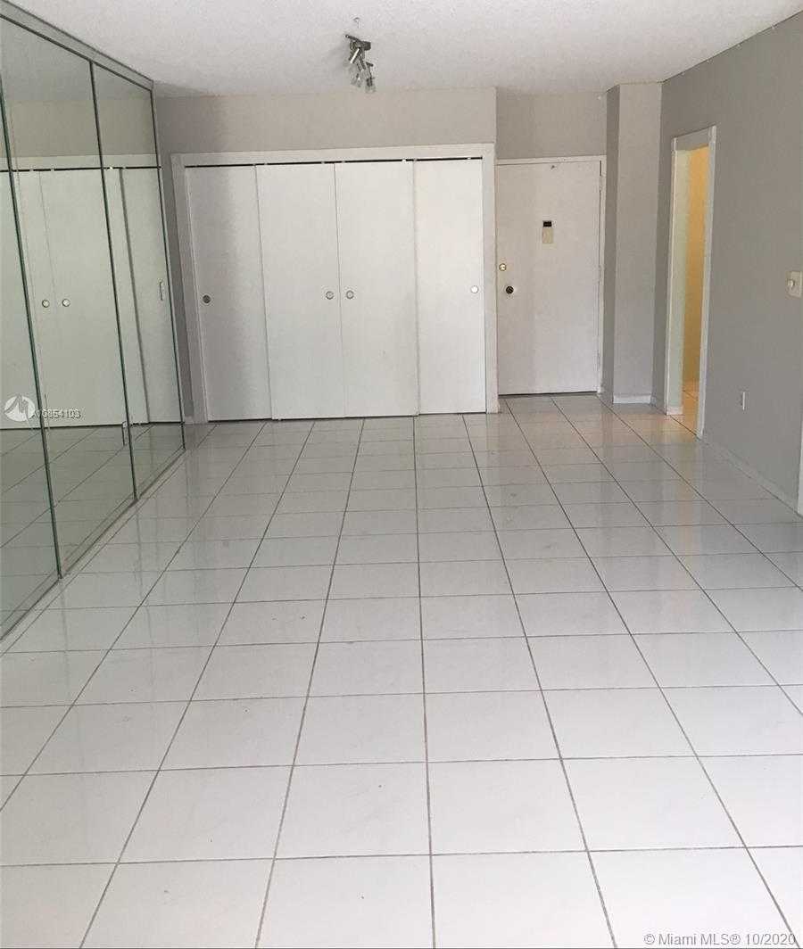 Small Image of 500 BAYVIEW DR #217, Sunny Isles Beach Number 7