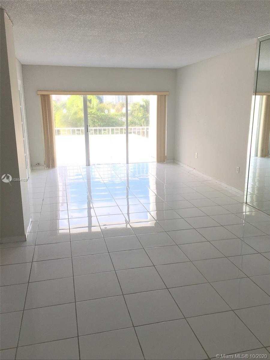 Small Image of 500 BAYVIEW DR #217, Sunny Isles Beach Number 8
