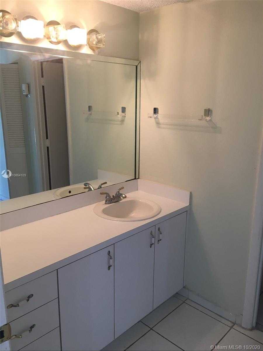 Small Image of 500 BAYVIEW DR #217, Sunny Isles Beach Number 9
