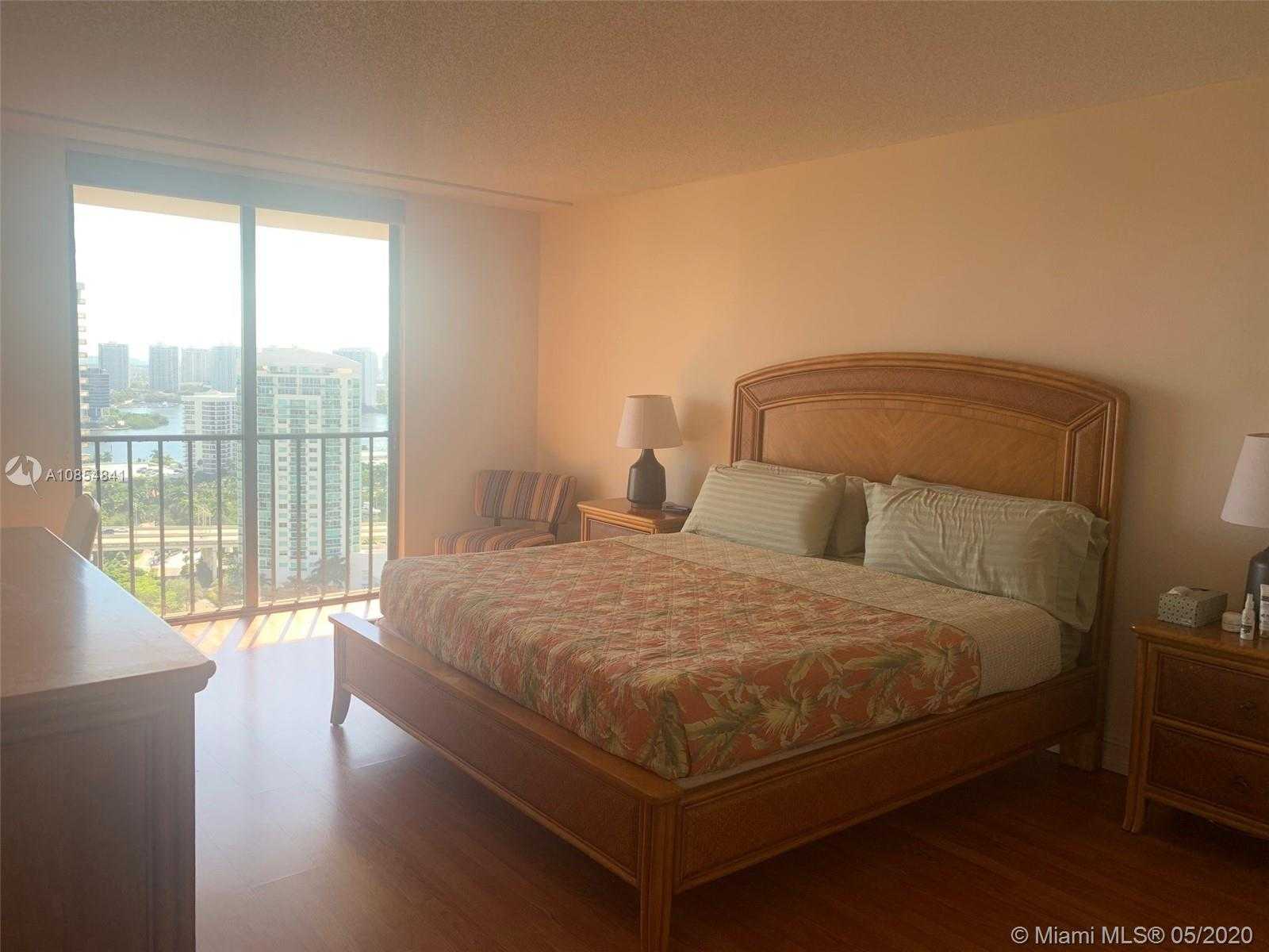 Small Image of 19667 TURNBERRY WAY #27B, Aventura Number 5