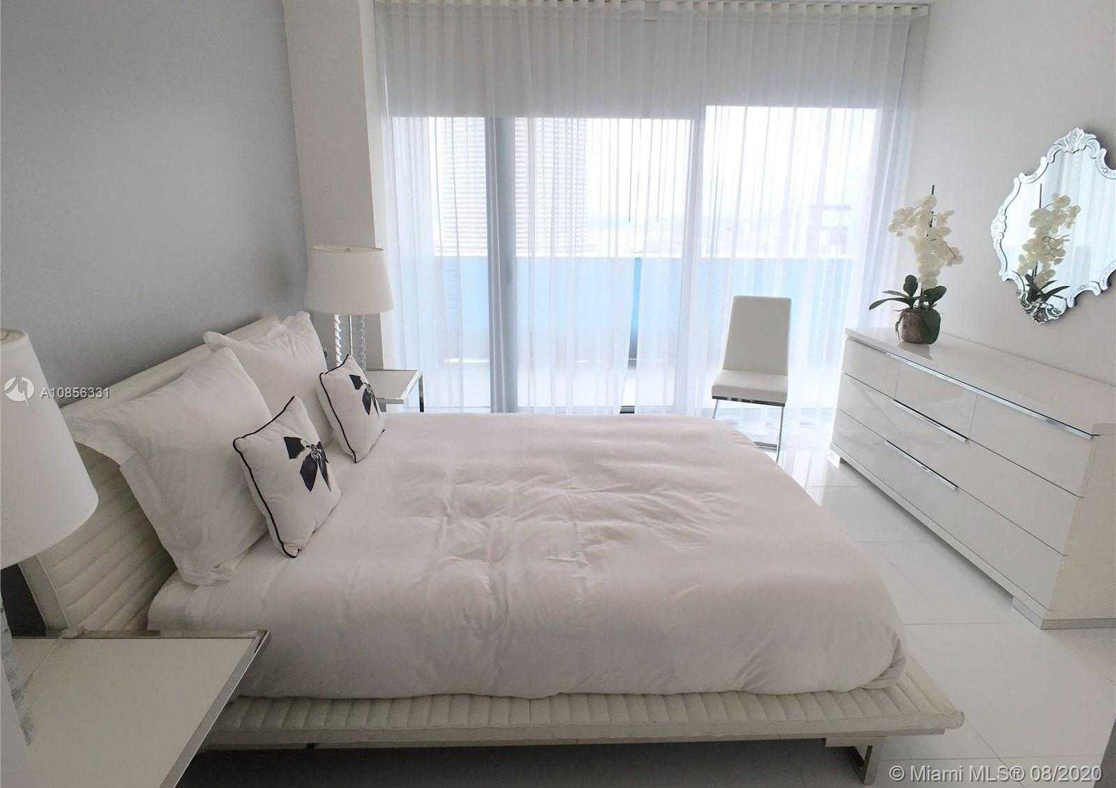 Small Image of 200 BISCAYNE BOULEVARD WAY #4314, Miami Number 20