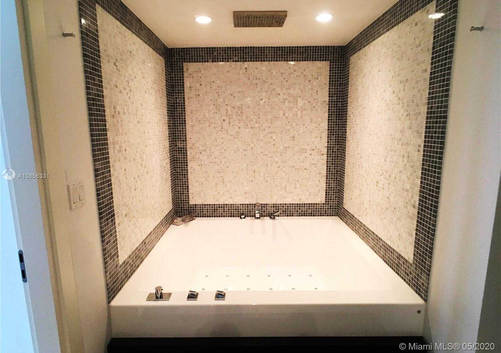 Small Image of 200 BISCAYNE BOULEVARD WAY #4314, Miami Number 22