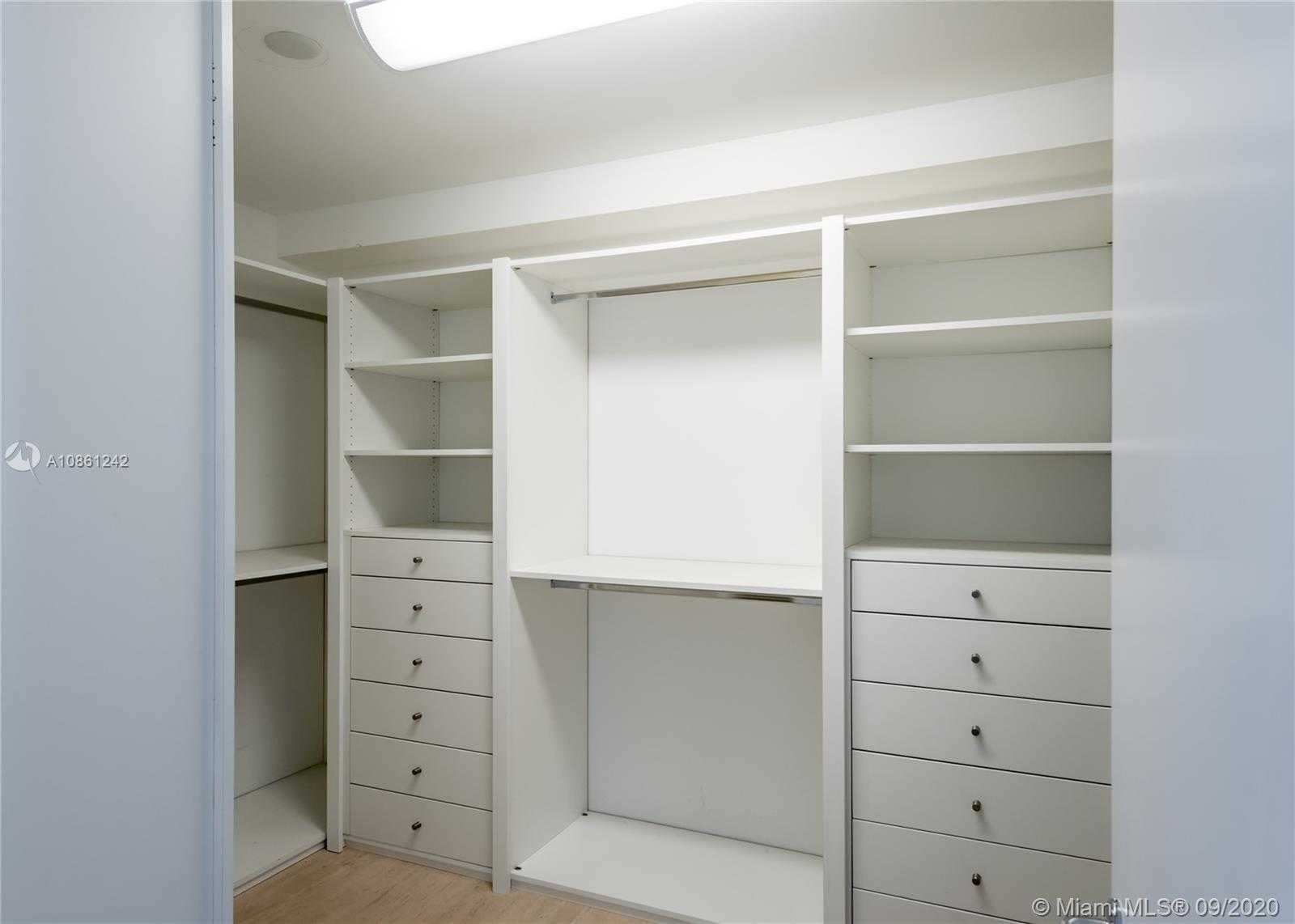 Small Image of 5959 COLLINS AVE #1202, Miami Beach Number 11