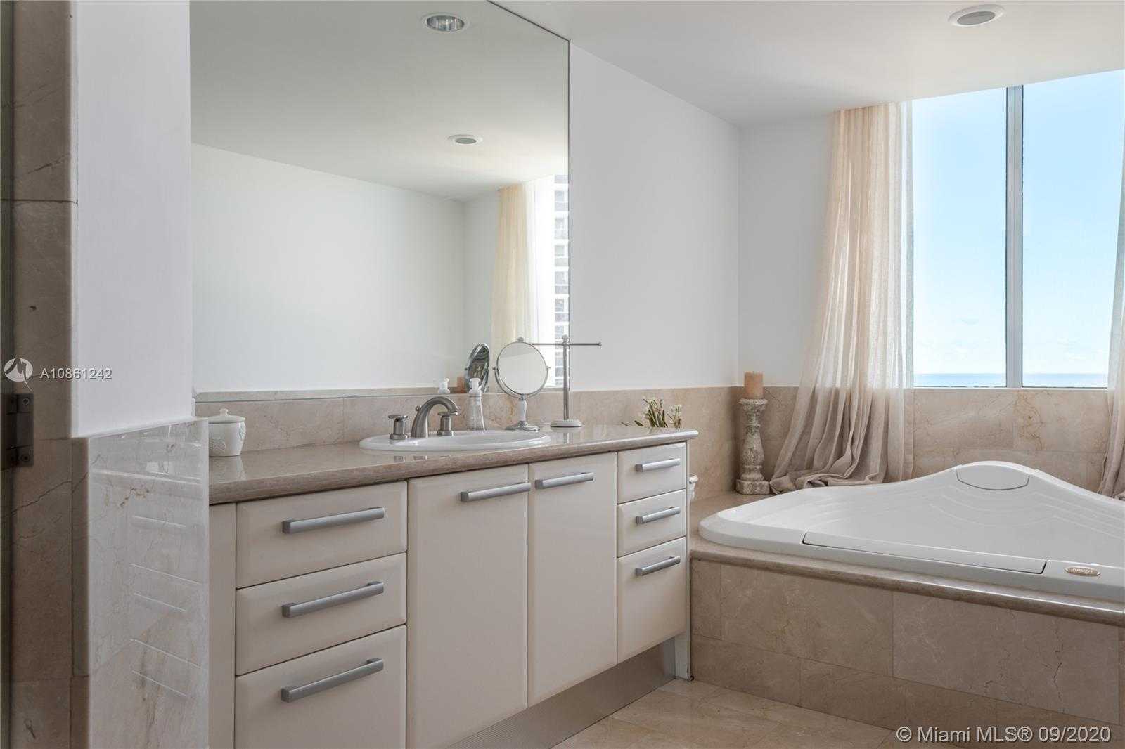 Small Image of 5959 COLLINS AVE #1202, Miami Beach Number 12