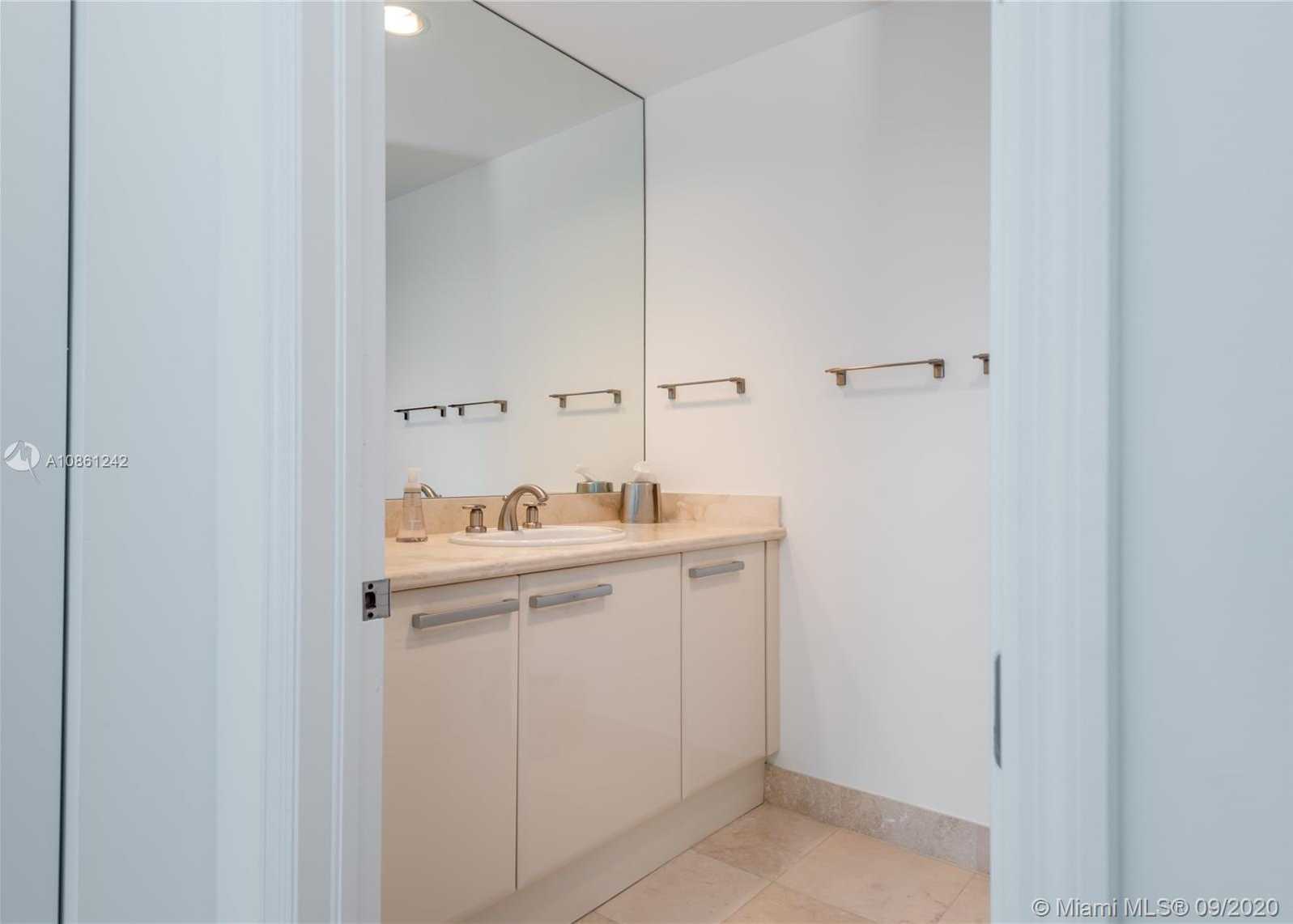 Small Image of 5959 COLLINS AVE #1202, Miami Beach Number 19