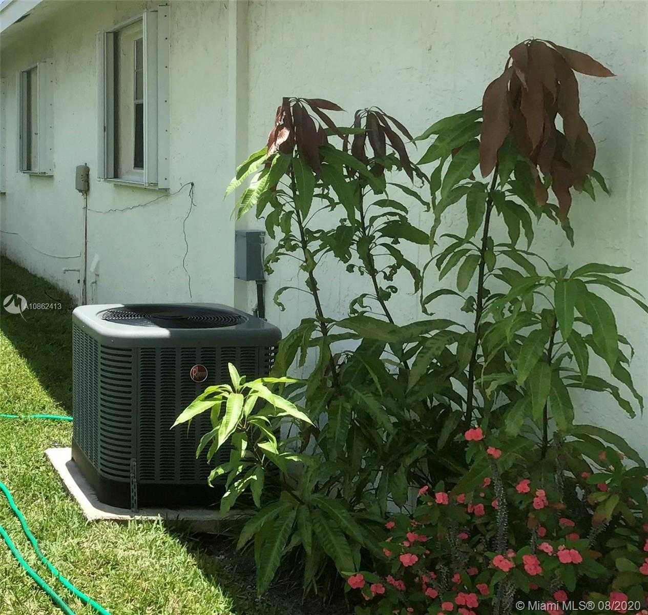 Small Image of 3859 WEST ROWENA, West Palm Beach Number 23