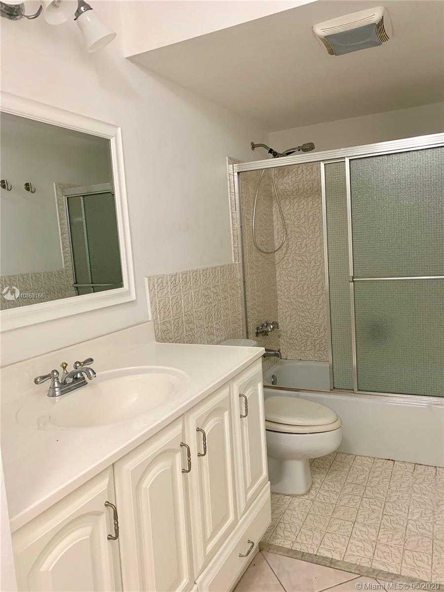 Small Image of 1825 SOUTH OCEAN DRIVE #503, Hallandale Beach Number 3